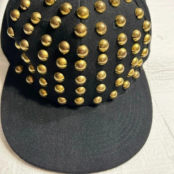 Y2K  men black  cap ,solid metal detail, gold colored , solid semi bead,punk - Picture 16 of 16